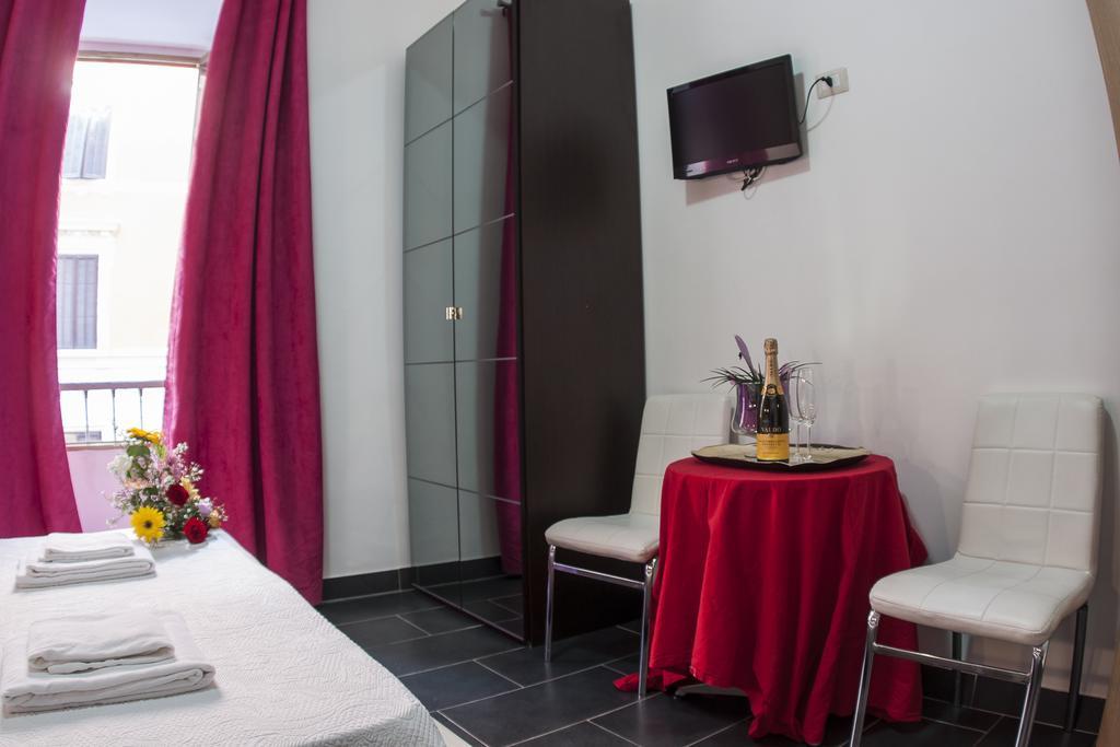 Gio' Suites Rome Ruang foto